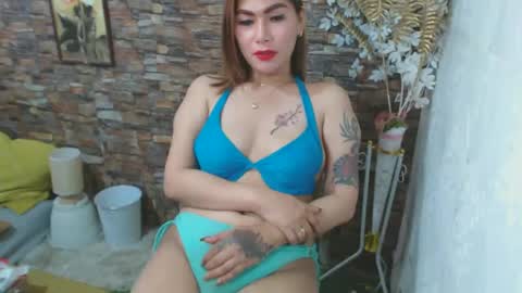 izzy hot28 online show from 01/04/25, 11:20