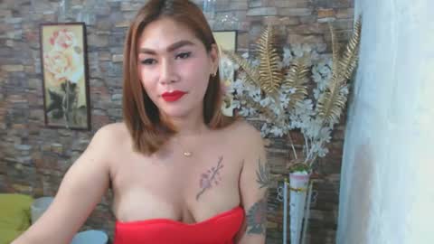 izzy hot28 online show from 01/09/25, 12:19