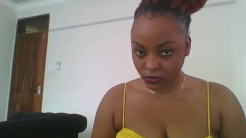 sexy_phee online show from 01/14/25, 12:15