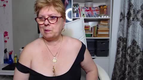 sexylynette4u online show from 11/11/24, 08:37