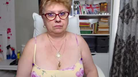 sexylynette4u online show from 11/19/24, 08:17