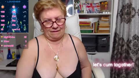 sexylynette4u online show from 12/12/24, 09:32