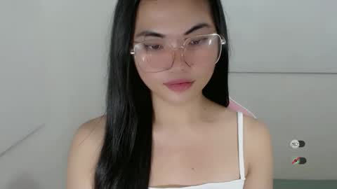 shenaya_bae online show from 11/18/24, 03:00