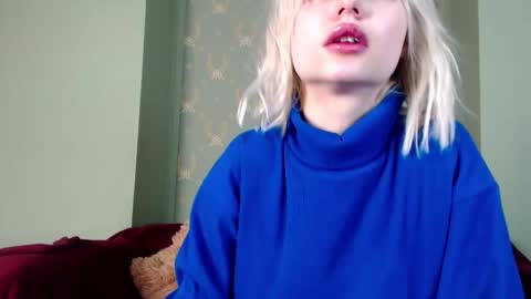 shinyblondy online show from 01/02/25, 07:05