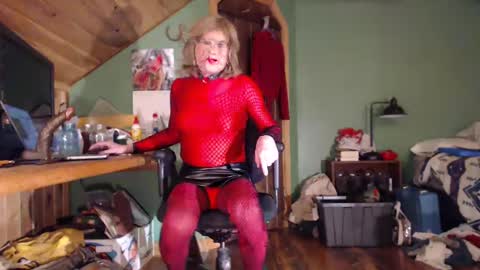 slutjennifertransxx online show from 12/25/24, 04:00