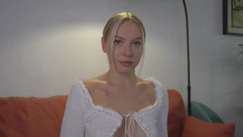 Candice Snow online show from 11/11/24, 01:39