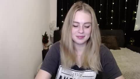 sofia_rosemary online show from 12/23/24, 02:20