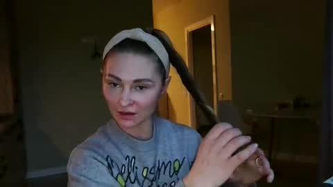 sofiaaa_s online show from 12/20/24, 12:54