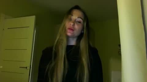 sofiaaa_s online show from 12/21/24, 06:30