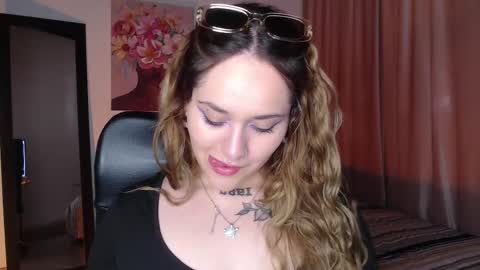 sofiawhite_x online show from 12/09/24, 07:04