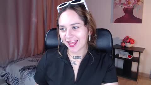 sofiawhite_x online show from 12/12/24, 07:45