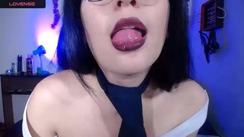 sophia hottie online show from 11/22/24, 06:01