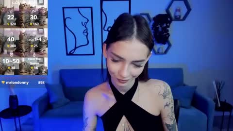 Sophie online show from 11/12/24, 07:07