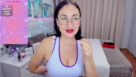 Stefana online show from 12/21/24, 11:22