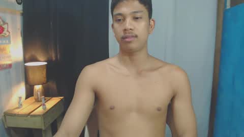 sweet_guyxx online show from 12/10/24, 07:09