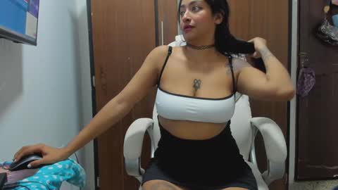 sweet_robyn online show from 01/01/25, 04:42