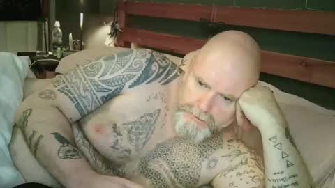 Tattooeddilf online show from 11/20/24, 10:06