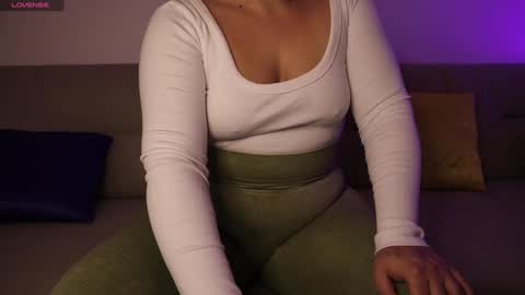 tinytina95 online show from 12/10/24, 12:08