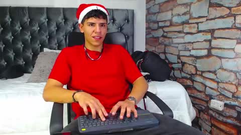 tobiaz_vega online show from 12/24/24, 11:38