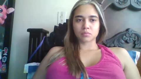 triana_bell online show from 11/11/24, 04:01