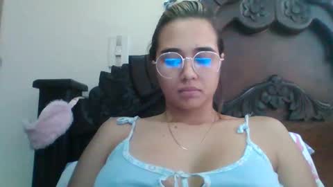 triana_bell online show from 12/17/24, 04:44