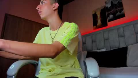 twink_scott22 online show from 01/08/25, 06:13