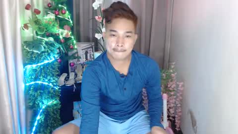 ur_hugechinito online show from 12/23/24, 04:29