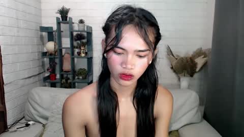 ursandra_xx online show from 01/04/25, 05:23