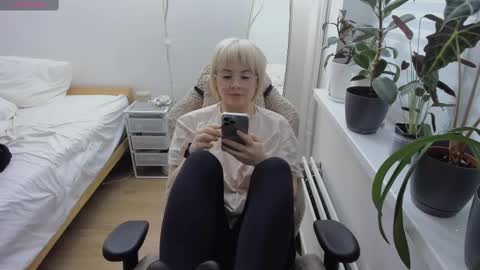 uwu_mya online show from 01/13/25, 11:26