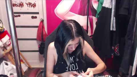 ValeriaXKiss online show from 11/25/24, 06:17