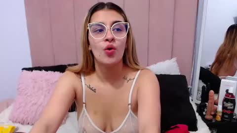 violetalittlee online show from 12/03/24, 03:56