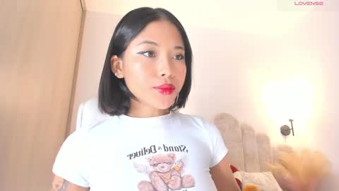 violeth___ online show from 12/20/24, 11:15