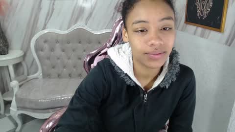 violeth_b online show from 11/13/24, 12:37