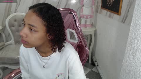 violeth_b online show from 12/11/24, 12:39