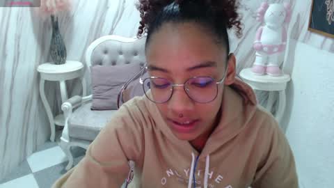 violeth_b online show from 12/13/24, 12:35