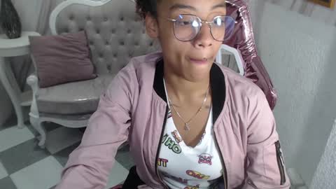 violeth_b online show from 12/19/24, 12:46