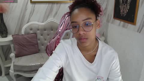 violeth_b online show from 12/21/24, 12:37