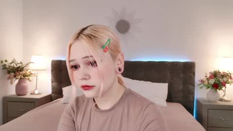 vivian_meow online show from 12/02/24, 08:24