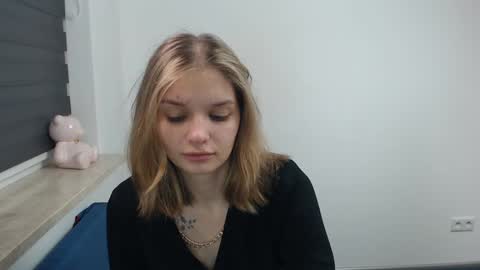 vivien_slender online show from 11/11/24, 01:07