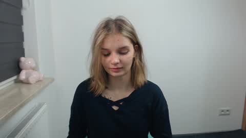 vivien_slender online show from 11/20/24, 01:58