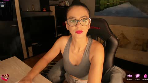 Lara online show from 11/12/24, 10:00