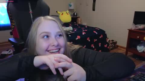 xoblondebabyxo online show from 11/12/24, 04:37