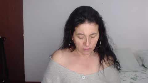 yasmin_love85 online show from 11/14/24, 03:57