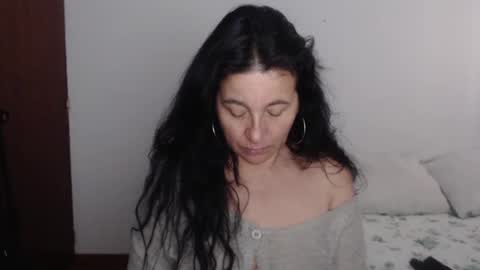 yasmin_love85 online show from 11/15/24, 03:09