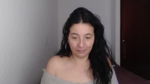 yasmin_love85 online show from 11/25/24, 04:51