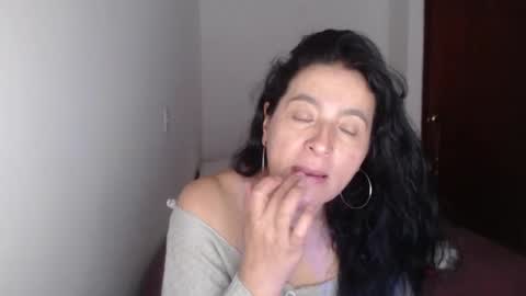 yasmin_love85 online show from 11/27/24, 02:28