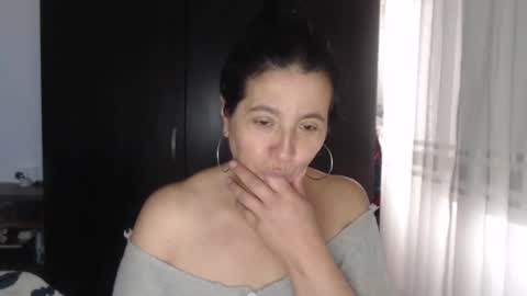 yasmin_love85 online show from 12/18/24, 04:02