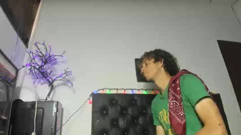 yisus_hot__ online show from 01/22/25, 04:22