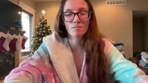 yourstrulylivy online show from 12/18/24, 04:24