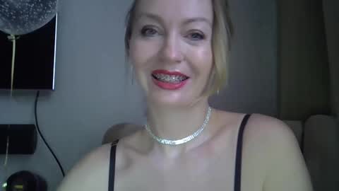 Zarina Swift online show from 11/25/24, 04:16